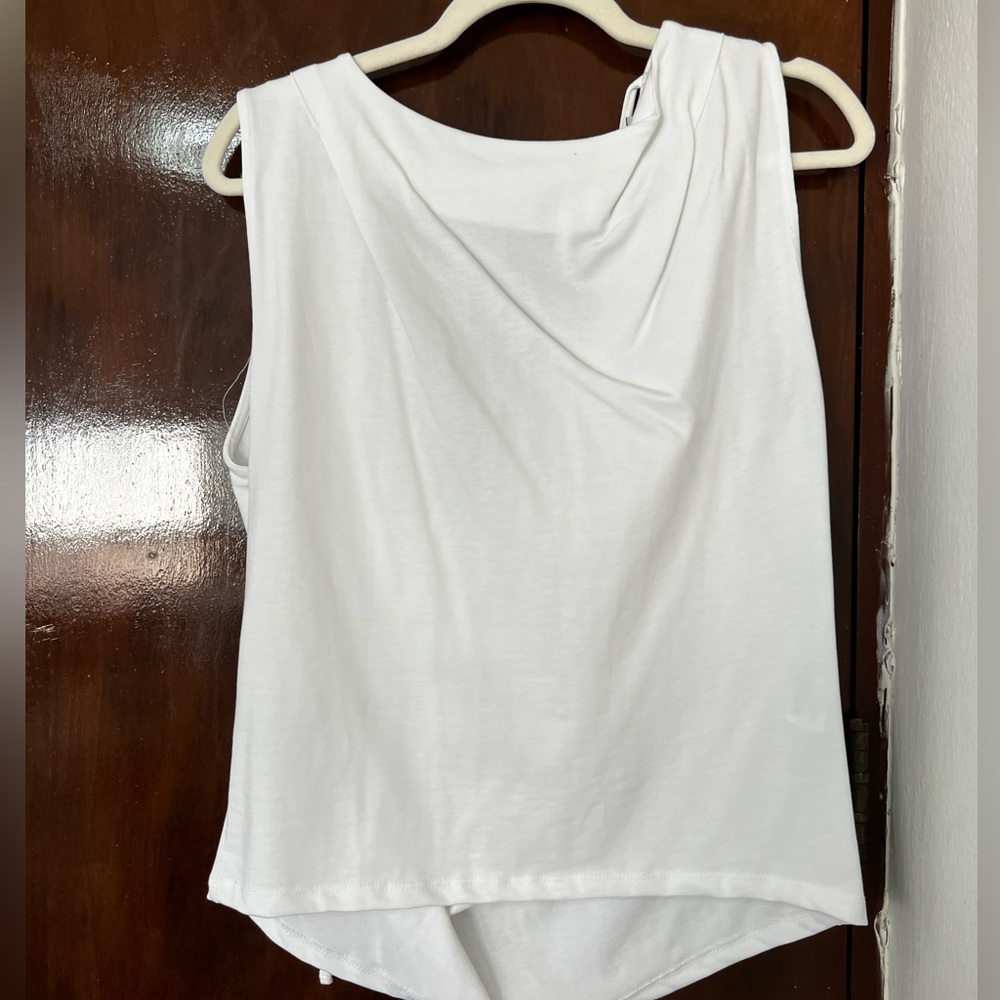 Zara white top with open back, never worn, new with tag, size S